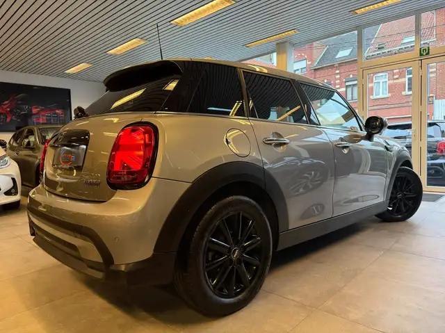 MINI Hatch view 10