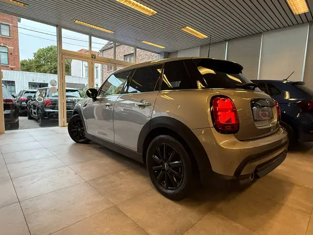MINI Hatch view 7