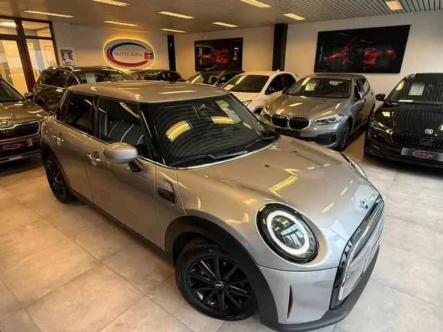 MINI Hatch view 5