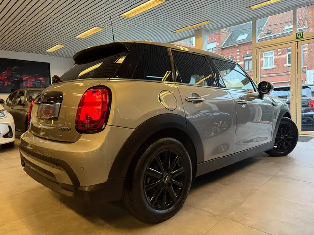 MINI Hatch view 11