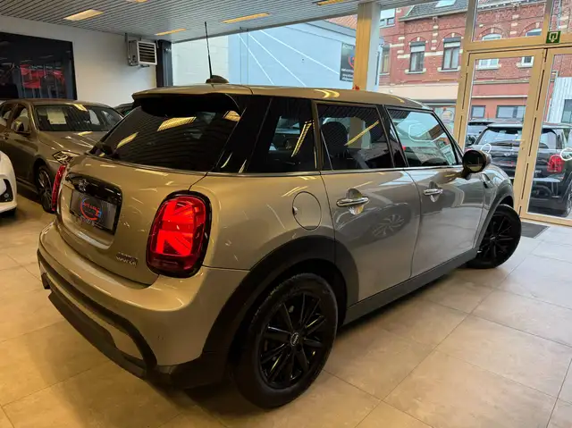 MINI Hatch view 12