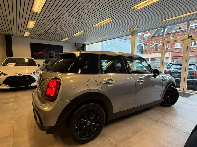MINI Hatch view 13