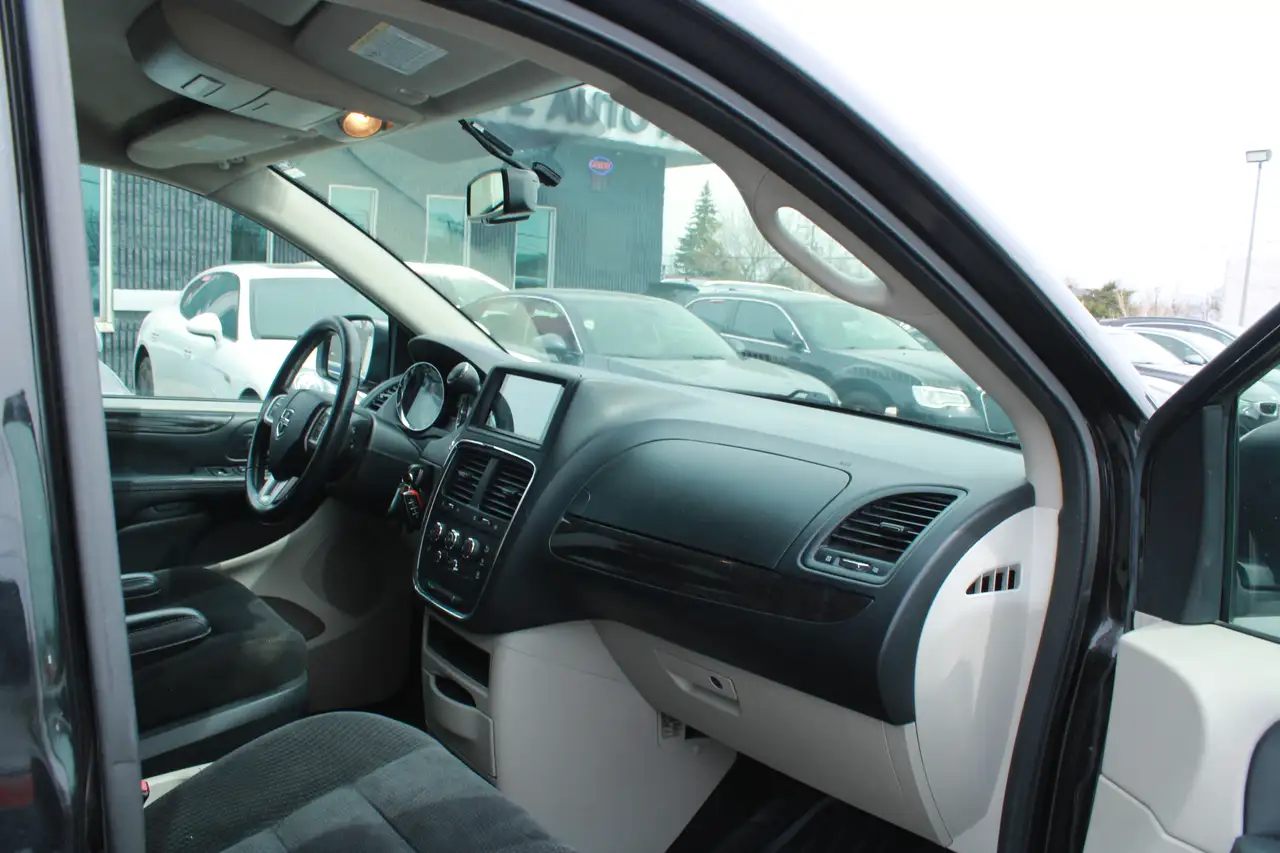 Dodge Grand Caravan снимка Dodge Grand Caravan
