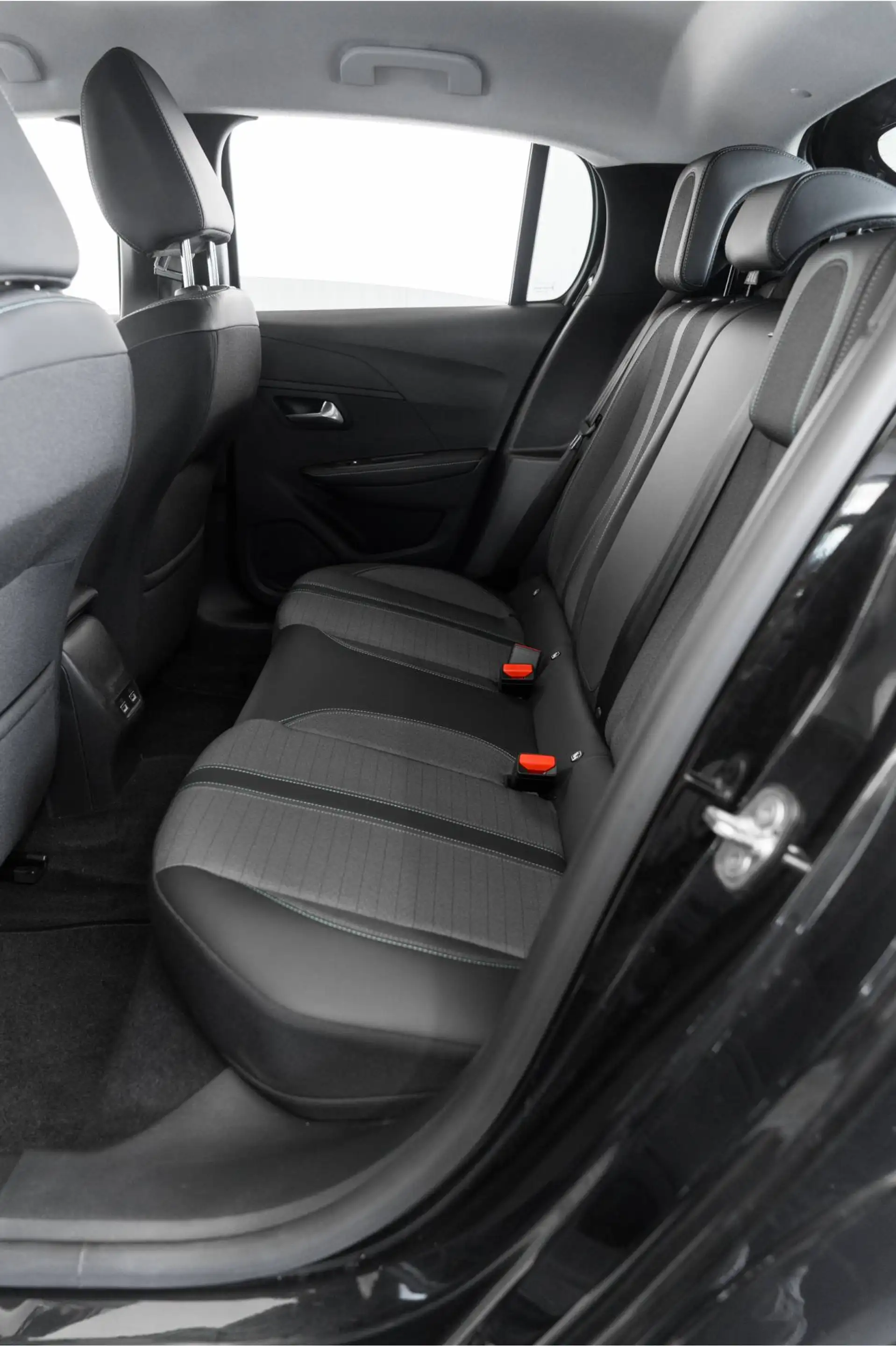 Peugeot e-208 EV Allure 50 kWh| Warmtepomp | 11 kW 3-fase | Came — photo 12