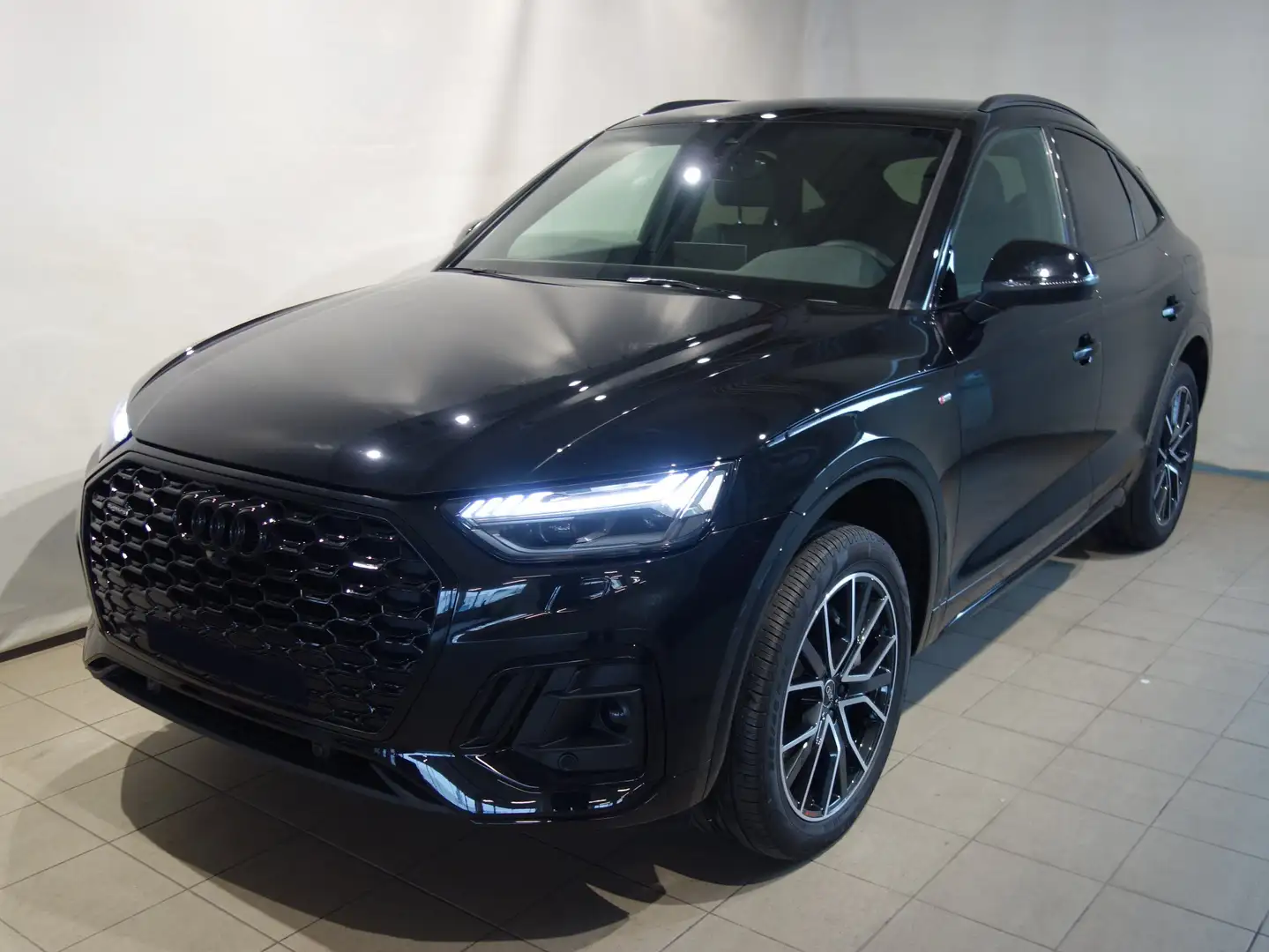 Audi Q5 55 TFSI e quattro S line Schwarz - 1