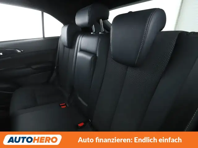Mitsubishi Eclipse Cross view 14