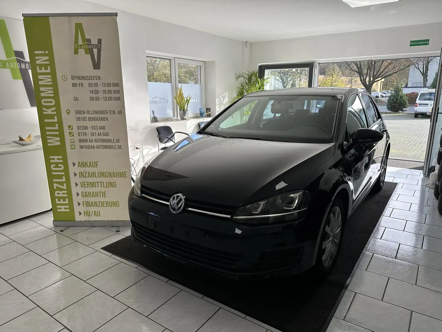 Volkswagen Golf VII 1.6 TDI*NAVI+PDC+SITZH:* Schwarz - 1