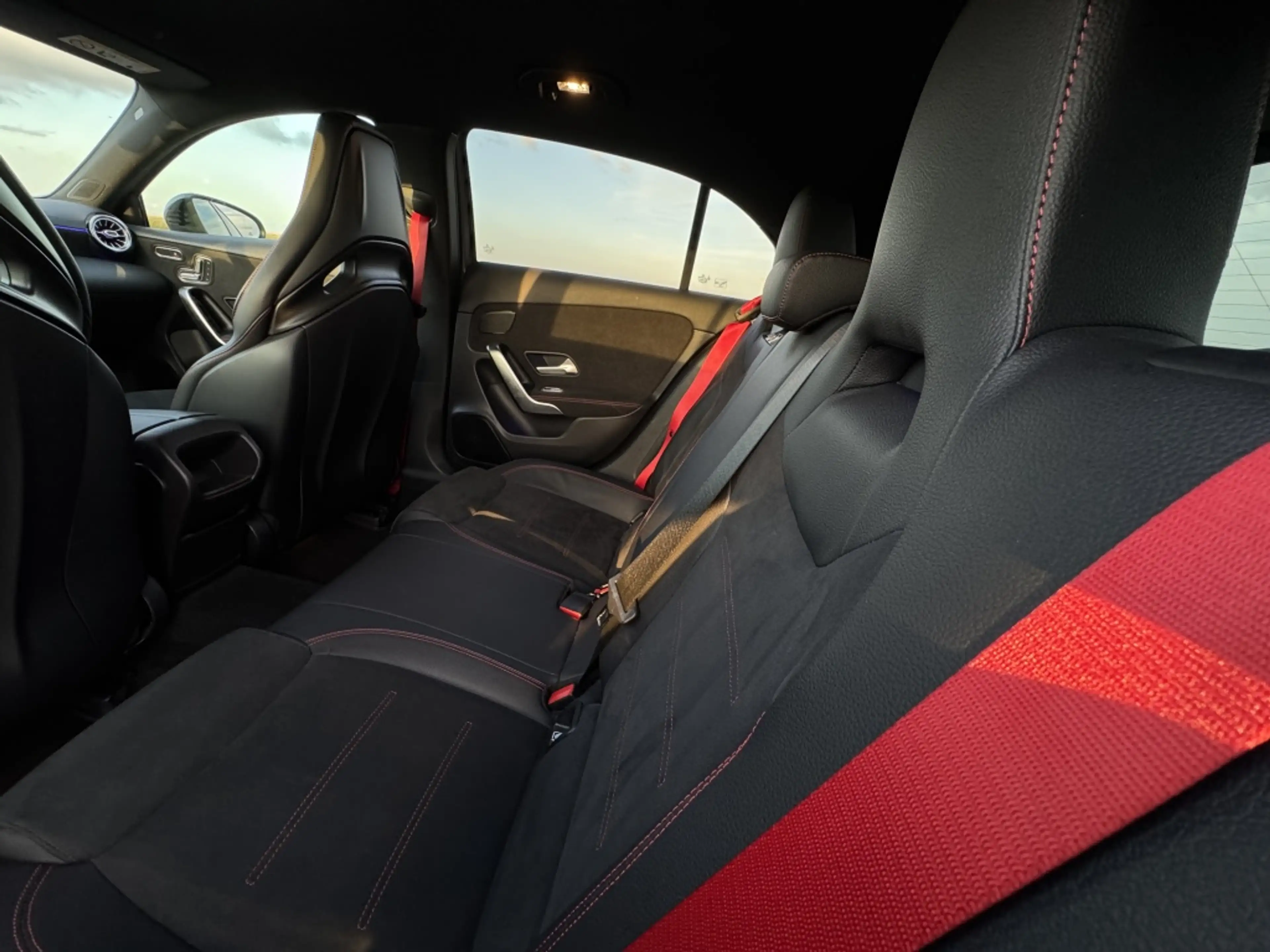 Mercedes-Benz A 35 AMG Aero pack Sportstoel Memory 360 Cam. Sfeerverl. — photo 13