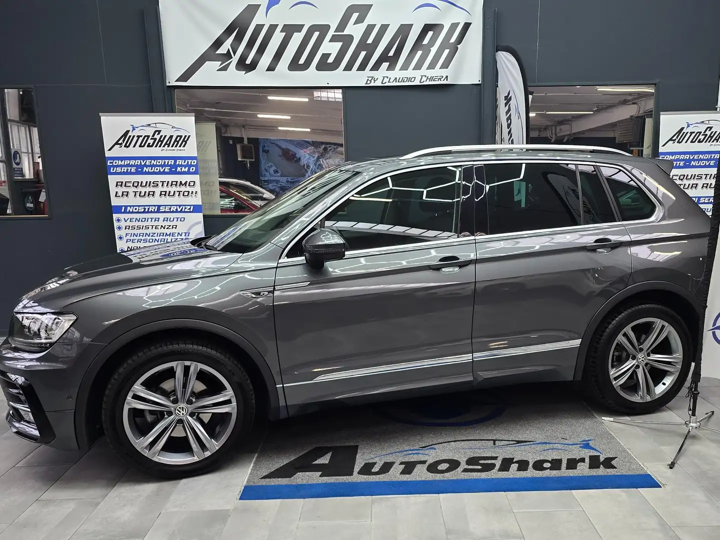 Volkswagen Tiguan Tiguan II 1.4 tsi R-LINE Sport 125cv Gris - 1