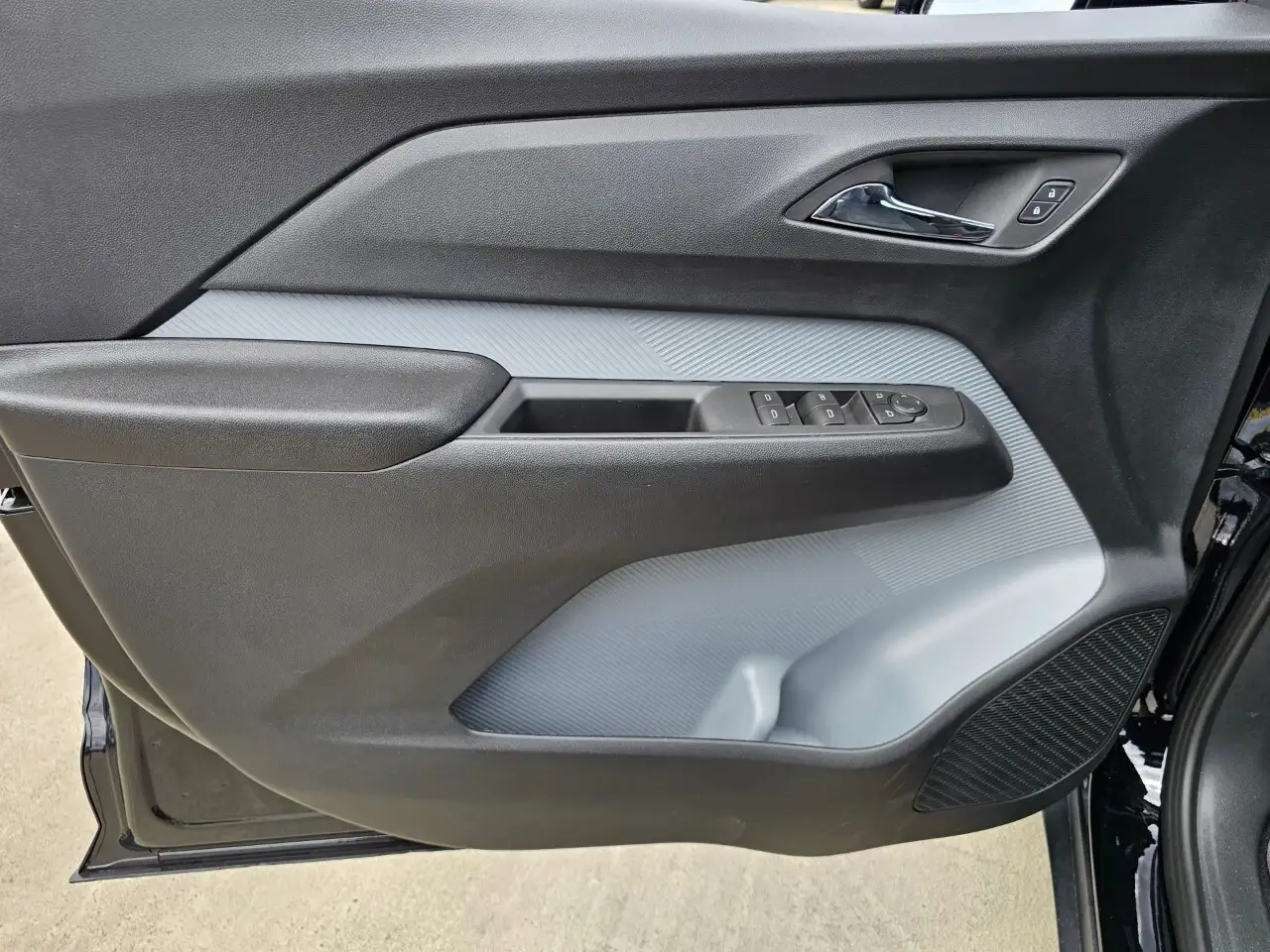 Chevrolet Bolt photo Chevrolet Bolt