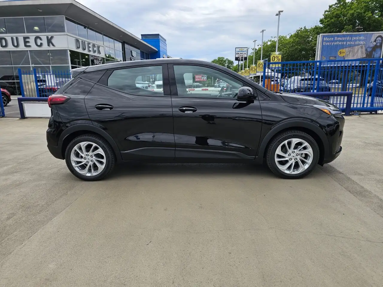 Chevrolet Bolt photo Chevrolet Bolt