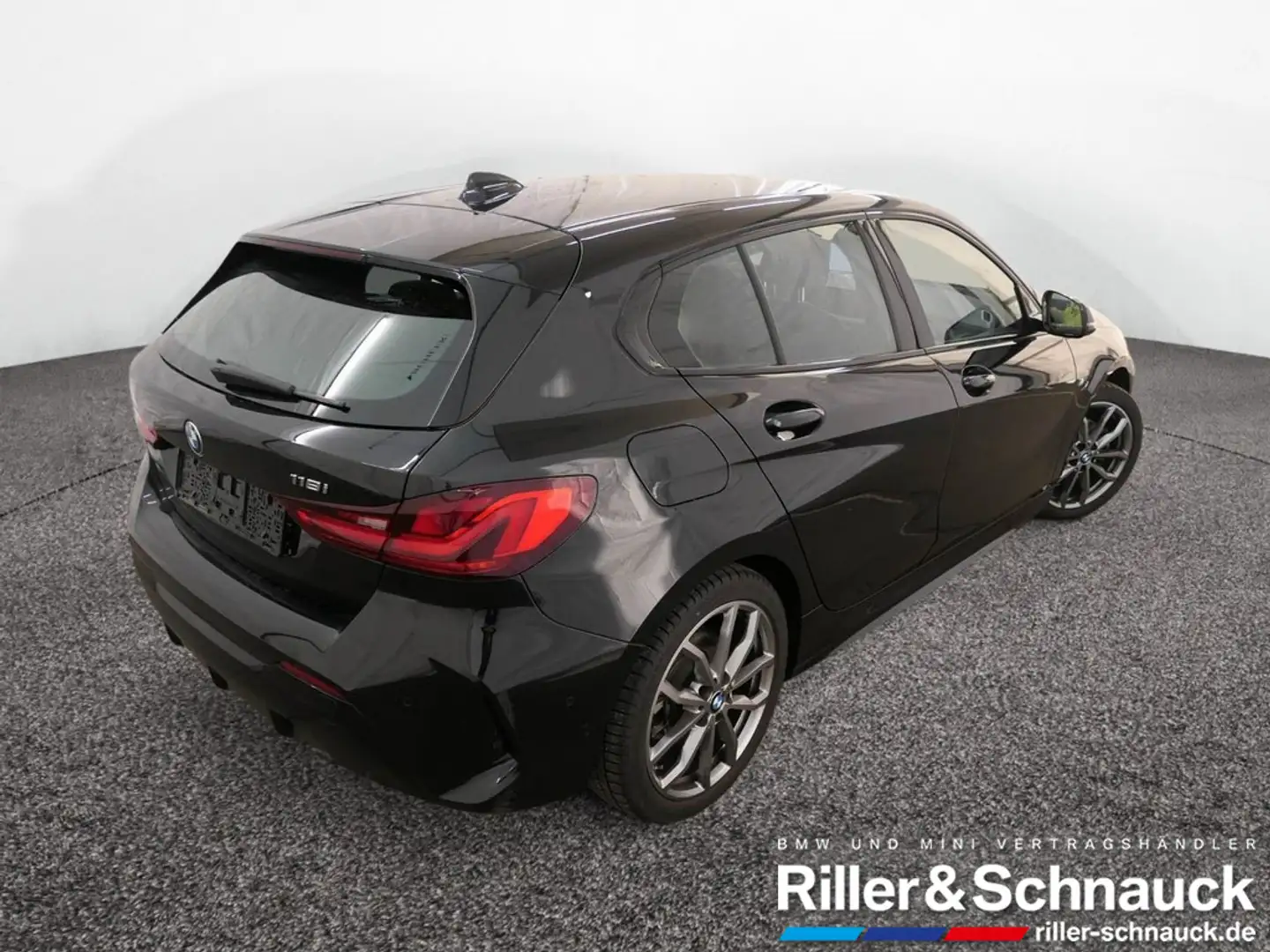 BMW 118 i M Sport LED+NAVI+KAM+SHZG Schwarz - 2