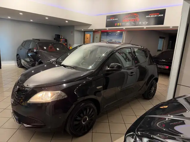 Lancia Ypsilon view 4