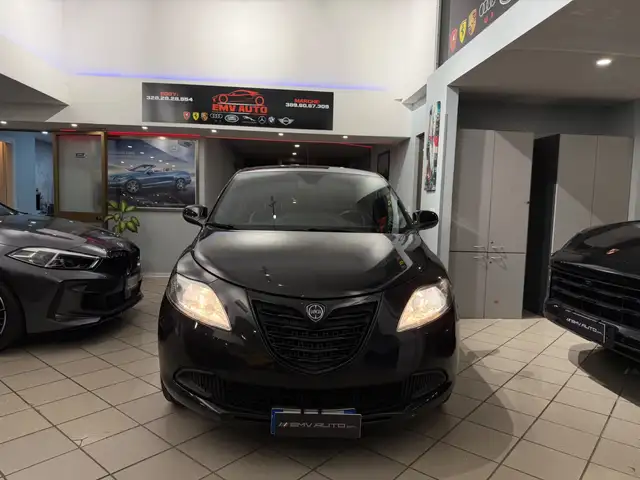 Lancia Ypsilon view 2