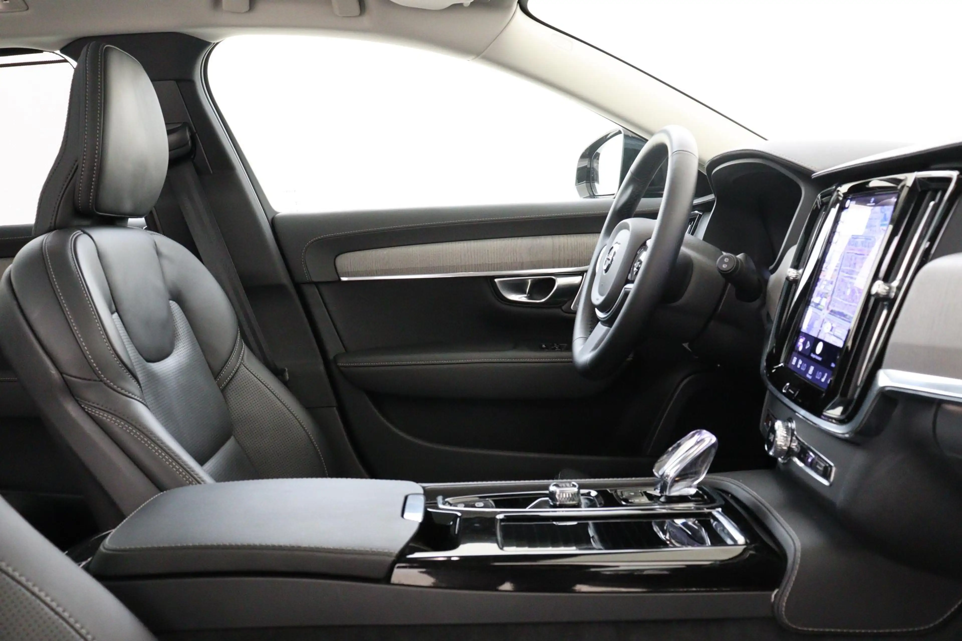Volvo V90 T8 PLUG-IN HYBRID AWD ULTRA EXECUTIVE EDITION -PAN — photo 10