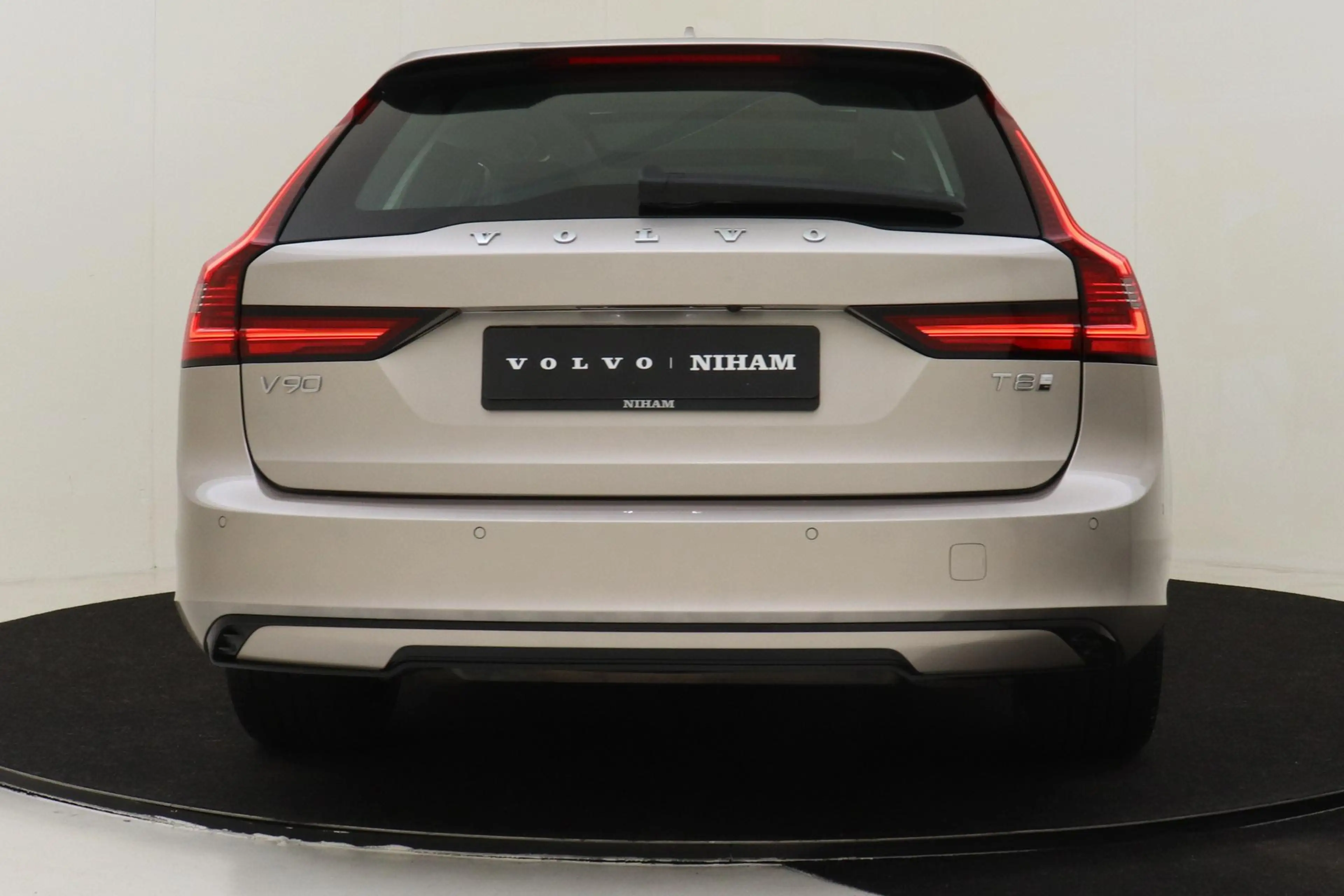 Volvo V90 T8 PLUG-IN HYBRID AWD ULTRA EXECUTIVE EDITION -PAN — photo 15