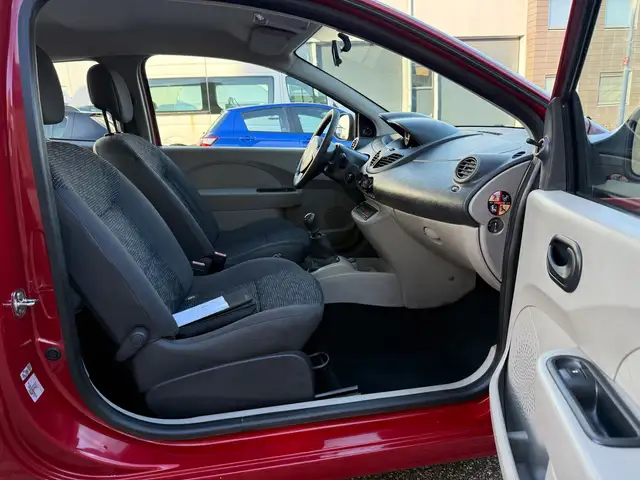 Renault Twingo view 16
