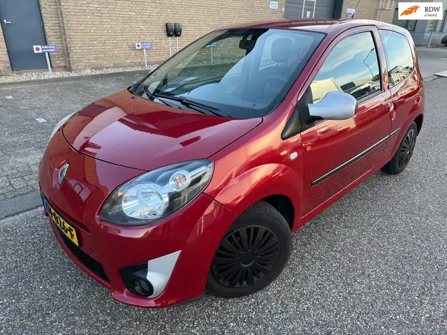 2010 Renault Twingo in Red for sale