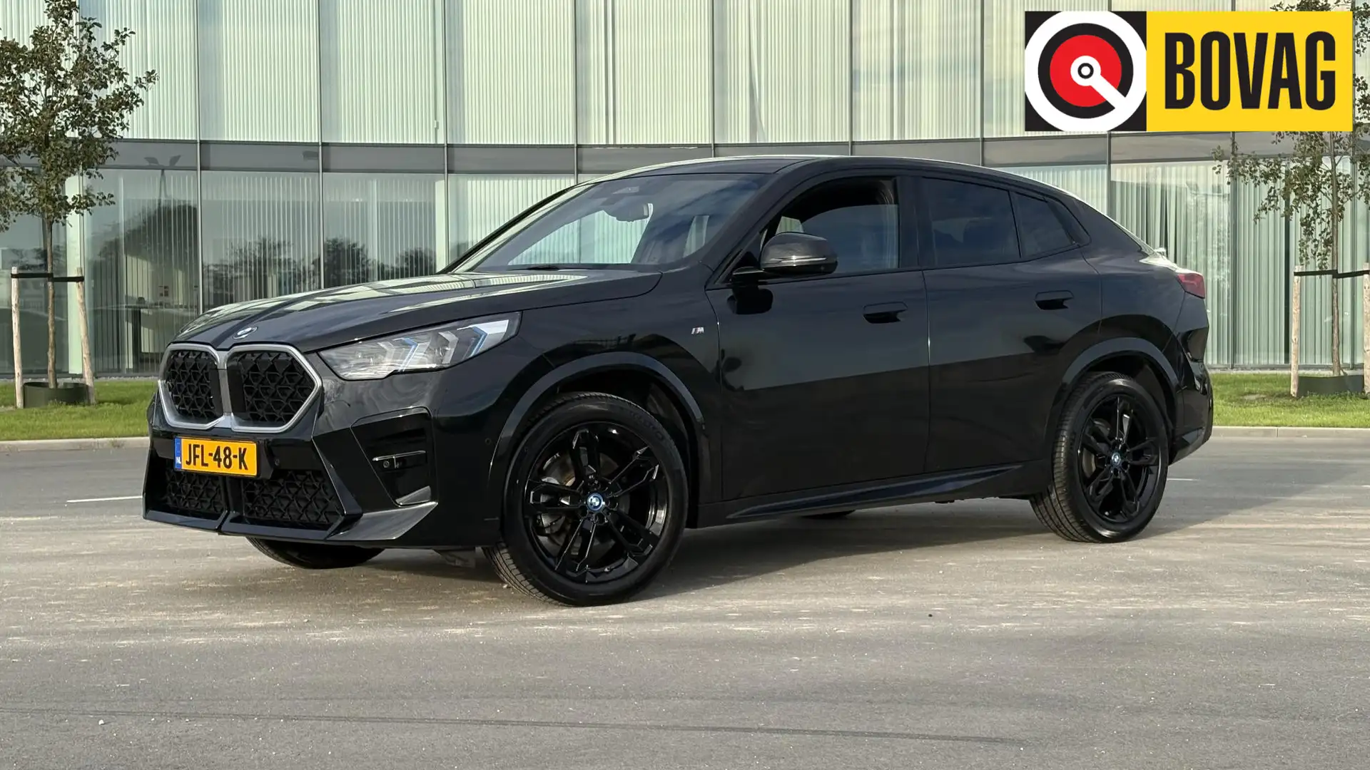 BMW X2 sDrive20i Launch Edition Schwarz - 1