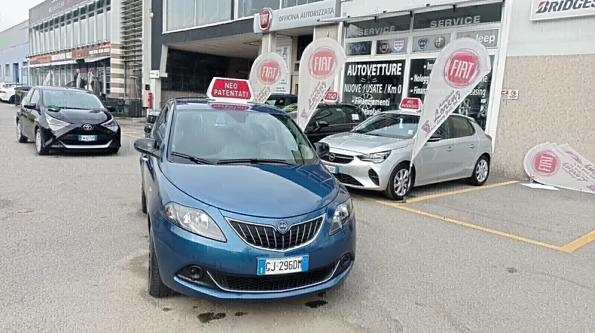 Lancia Ypsilon 1.0 FireFly 5 porte S&S Hybrid Silver Plus *PREZZO Azul - 1