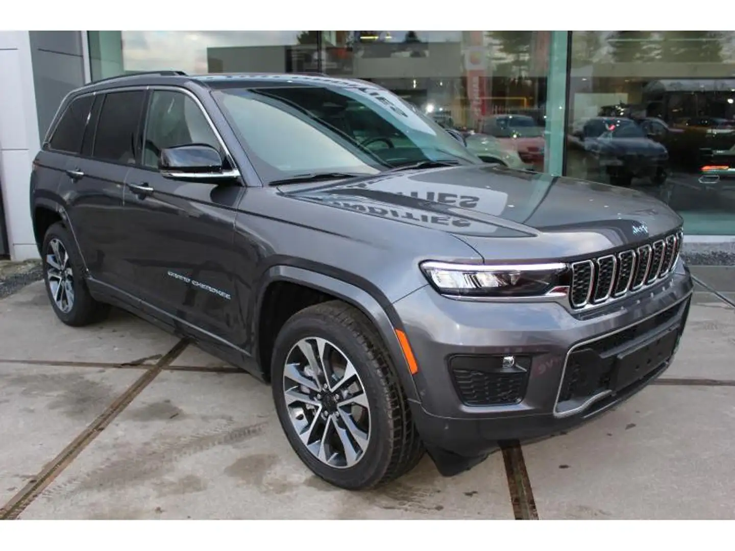 Jeep Grand Cherokee Overland Šedá - 2