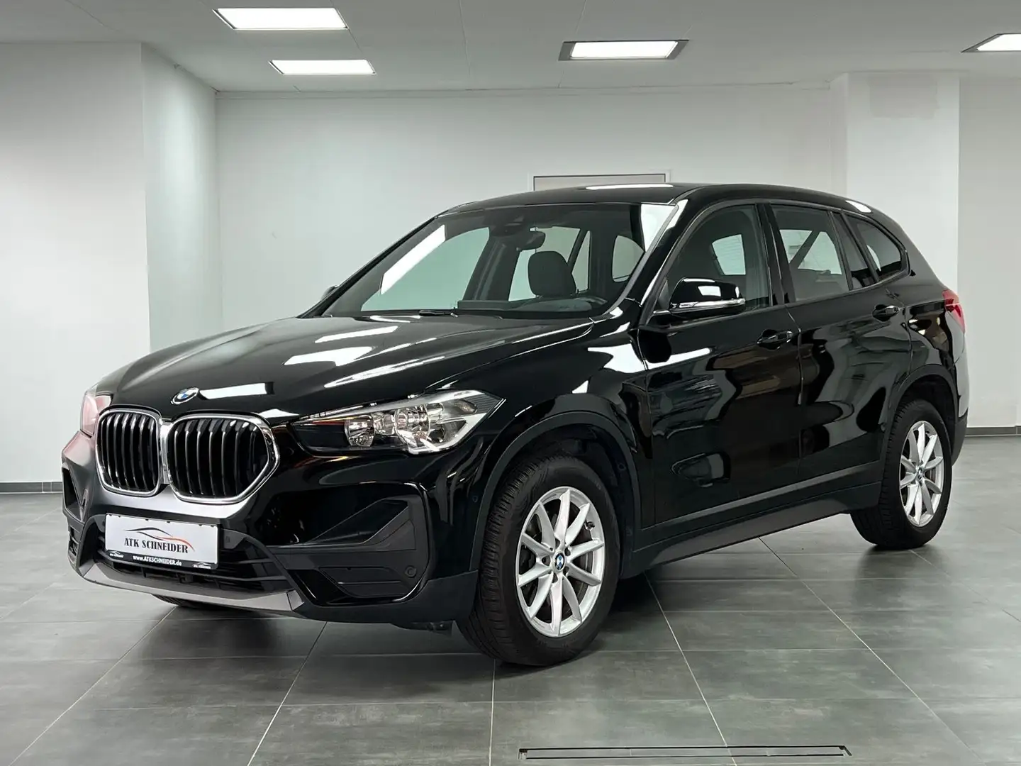 BMW X1 sDrive 18 d Advantage/NAVI/LED/DAB/PDC/TEMP Schwarz - 2