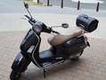 Vespa GTS 250ie Schwarz - thumbnail 3