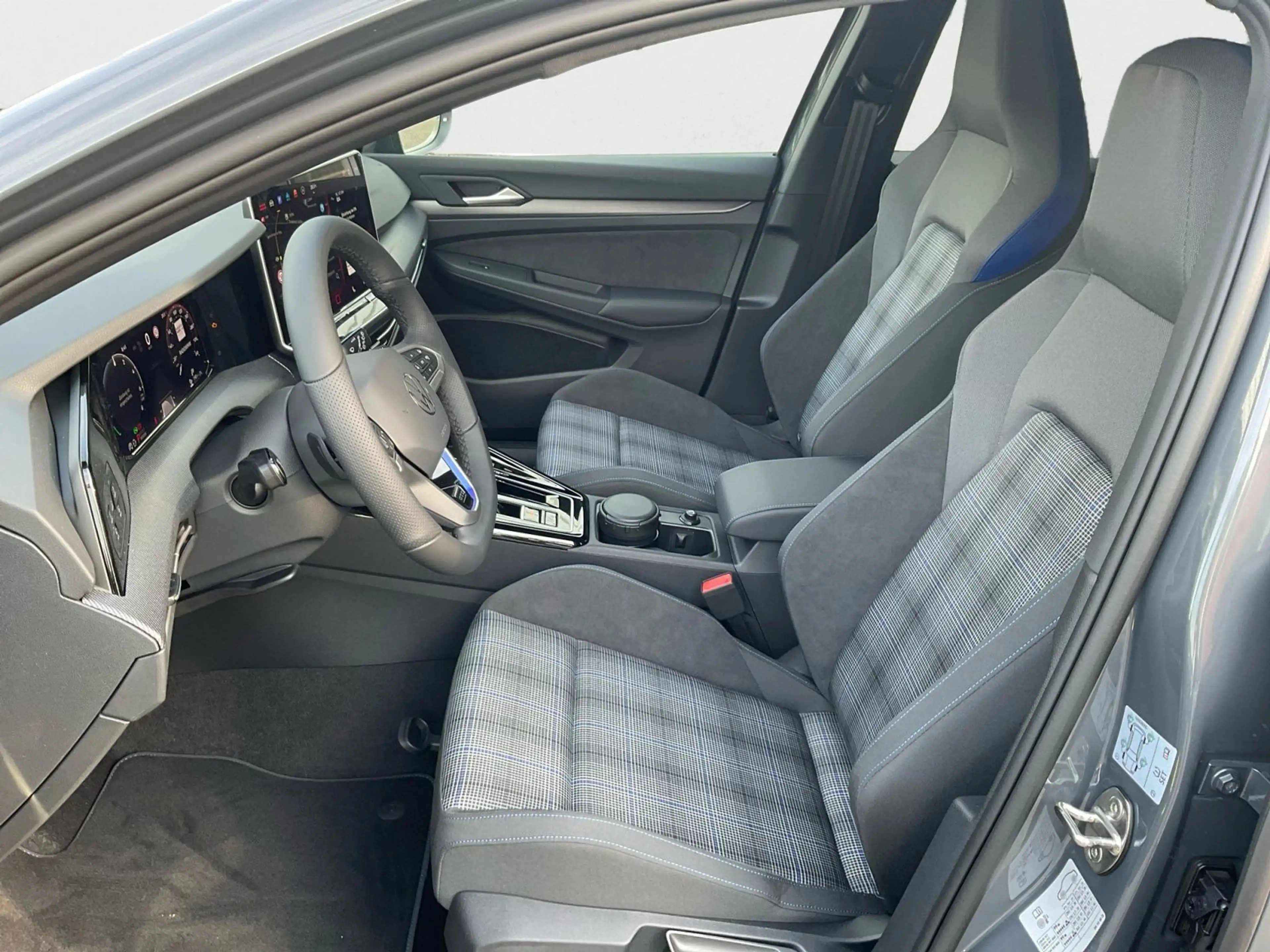 Volkswagen Golf GTE GTE 1.5 eHybrid DSG AHK Kamera ACC Navi Hea — photo 9