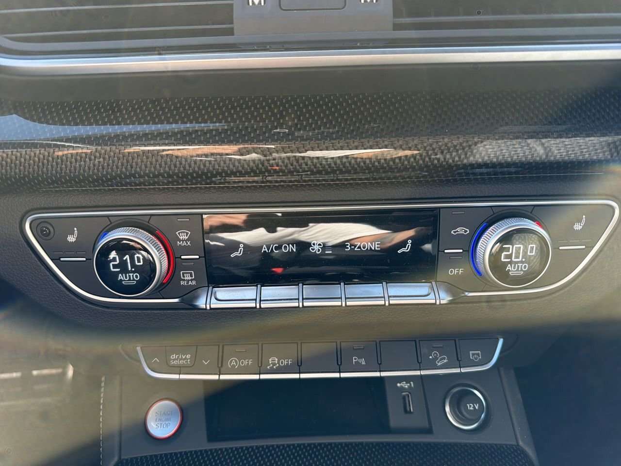 2025 Audi SQ5 Progressiv / Camera / Toit ouvrant / Navi 3,000 cc 6 cyl thumb 27
