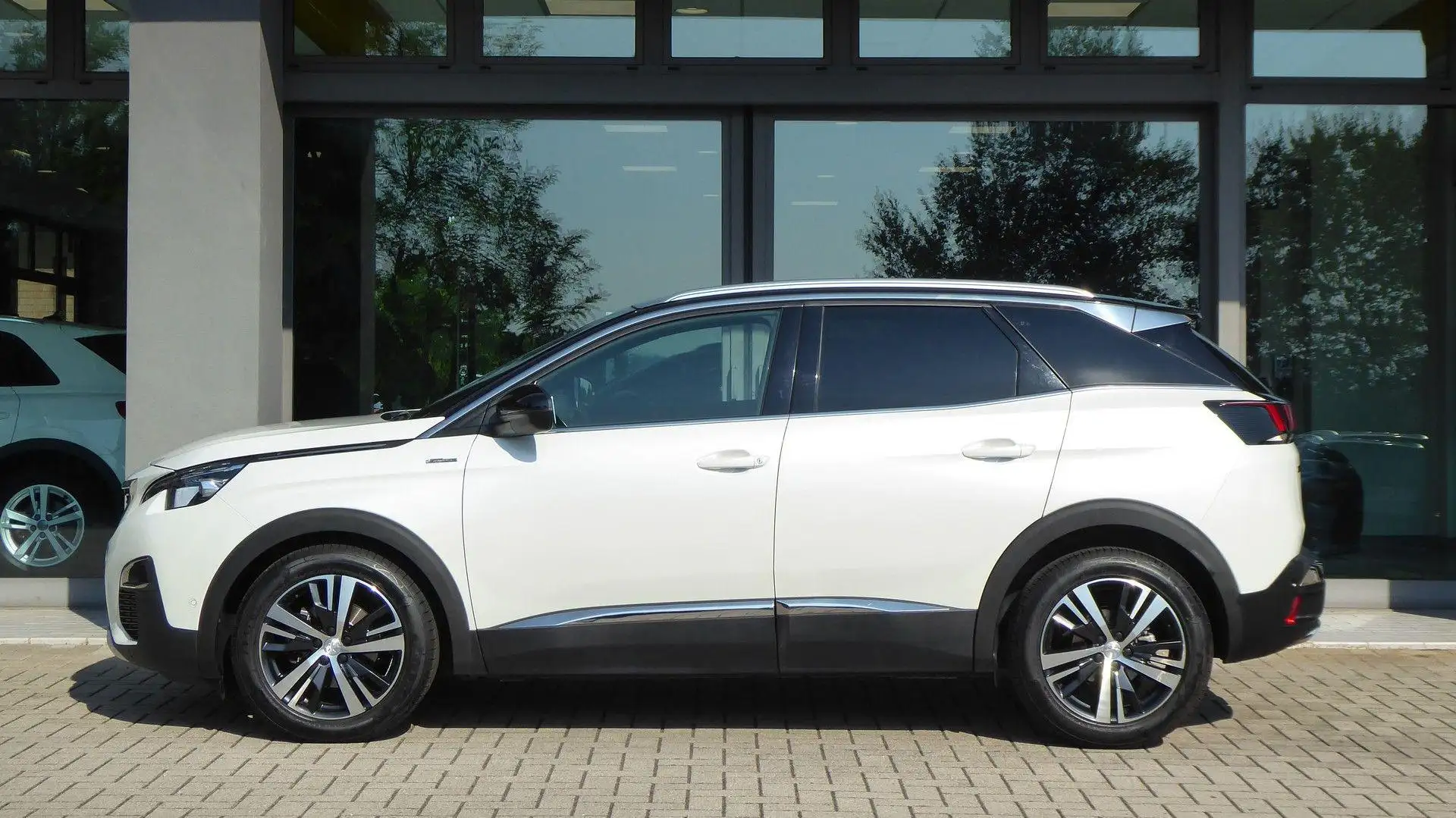Peugeot 3008 BlueHDi 120 S&S EAT6 GT Line Bianco - 2