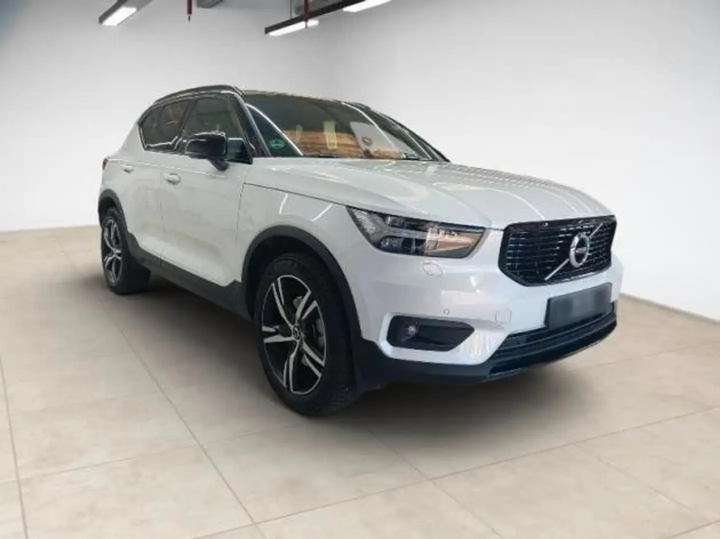 Volvo XC40 B4 R Design Automatik ACC* Weiß - 2