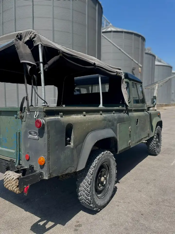 Land Rover Defender 110 2.5 Hard Top, foto 2