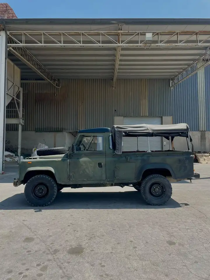Land Rover Defender 110 2.5 Hard Top, foto 5