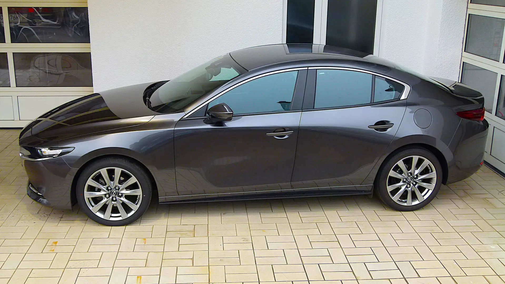 Mazda 3 SKYACTIV-X 2.0 SH-gepflegt, 8-fach, TÜV neu Grau - 2