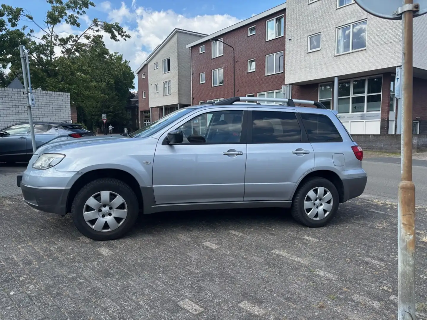 Mitsubishi Outlander Sport 2.0 Invite+| CLIMA | TREKHAAK | ELEK RAMEN Zilver - 1