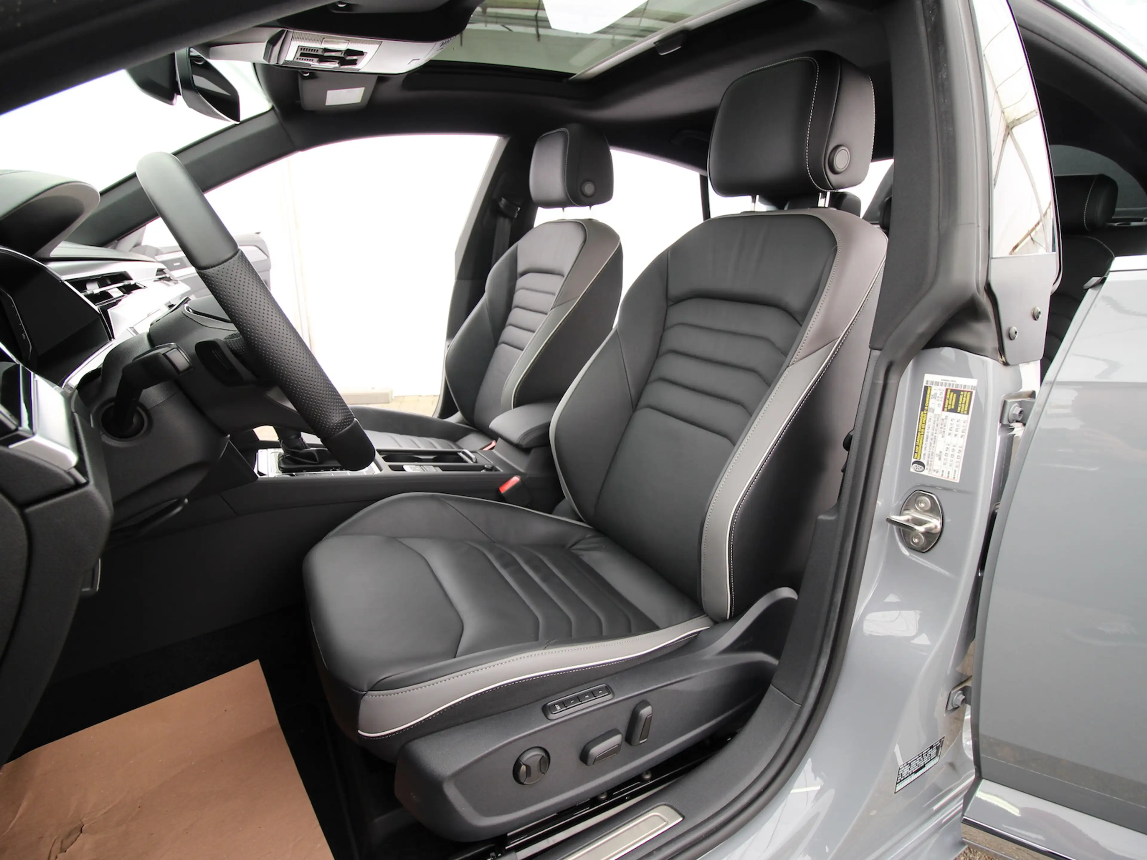 Volkswagen Arteon 4M 2.0 TFSI R-Line NAVI+LED+KAMERA360+DCC — photo 8