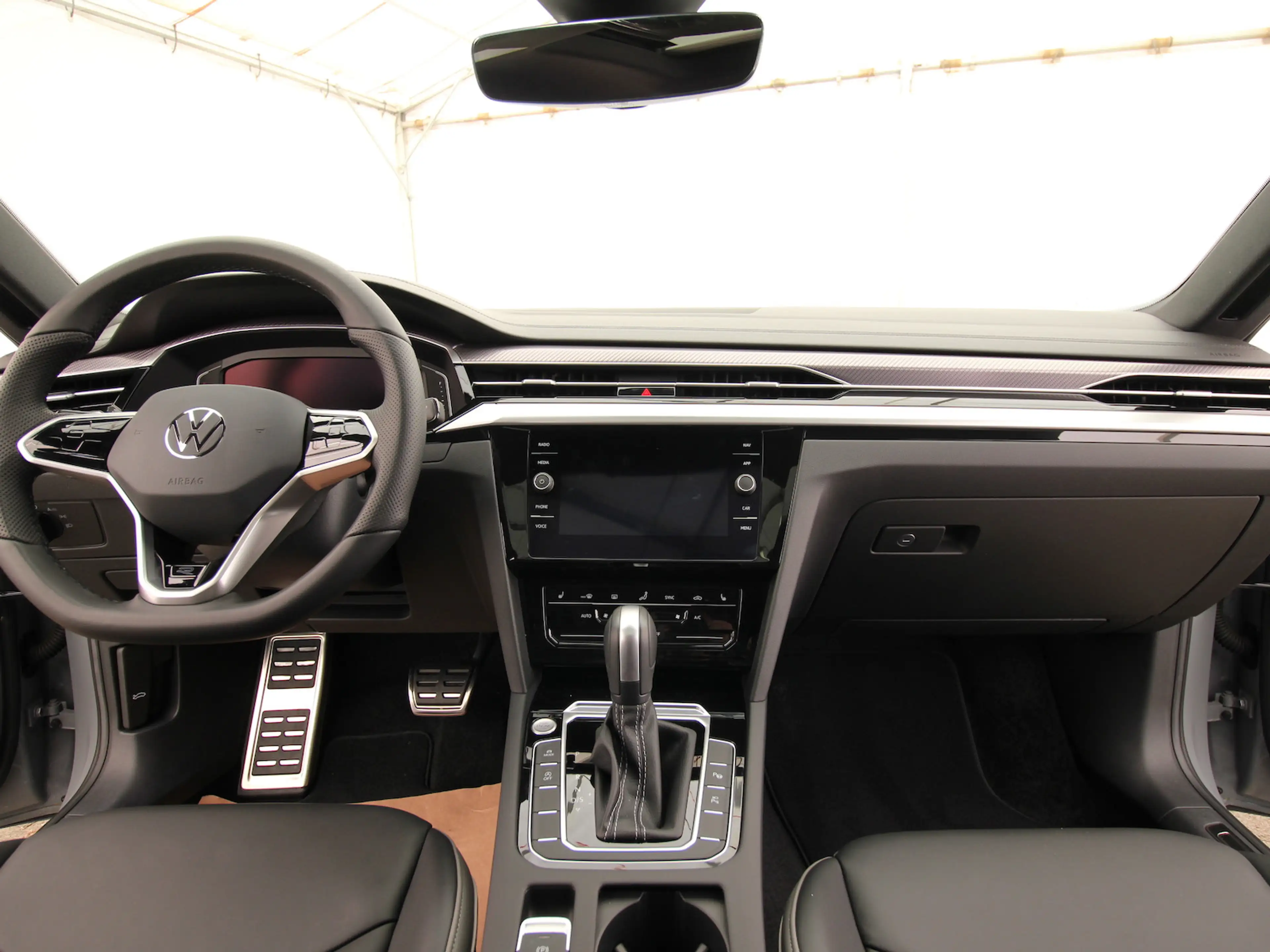 Volkswagen Arteon 4M 2.0 TFSI R-Line NAVI+LED+KAMERA360+DCC — photo 10