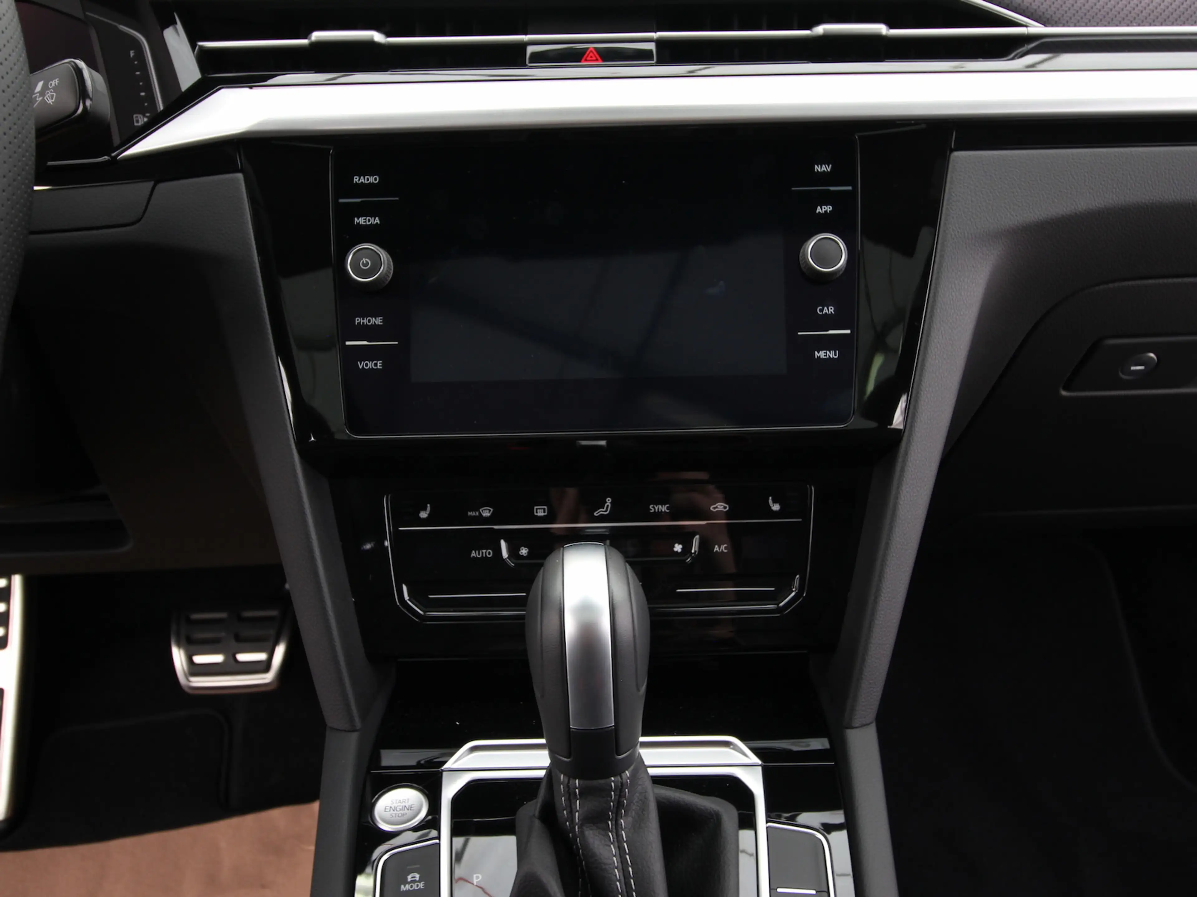 Volkswagen Arteon 4M 2.0 TFSI R-Line NAVI+LED+KAMERA360+DCC — photo 11