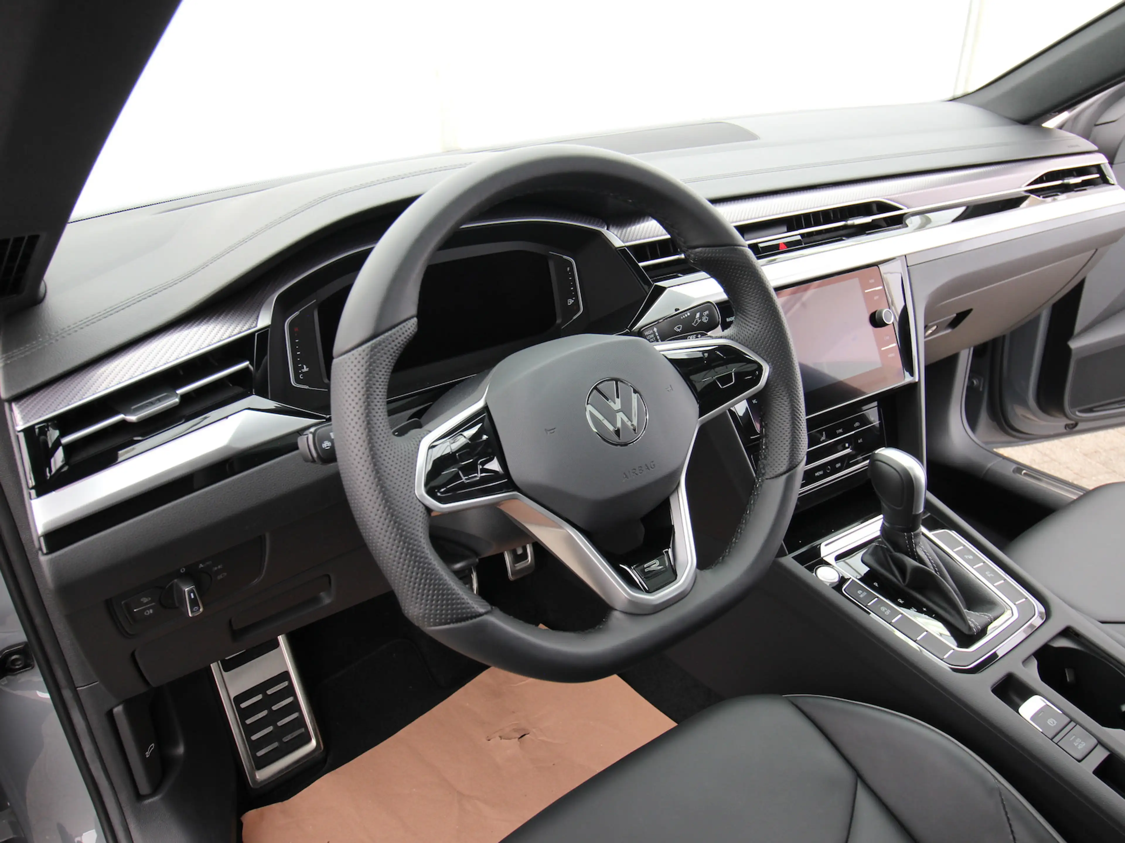 Volkswagen Arteon 4M 2.0 TFSI R-Line NAVI+LED+KAMERA360+DCC — photo 7