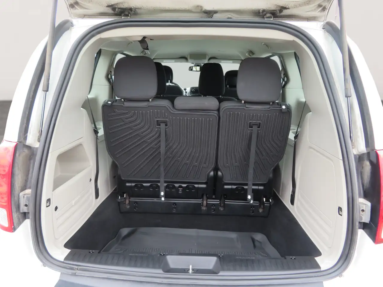 Dodge Grand Caravan снимка Dodge Grand Caravan