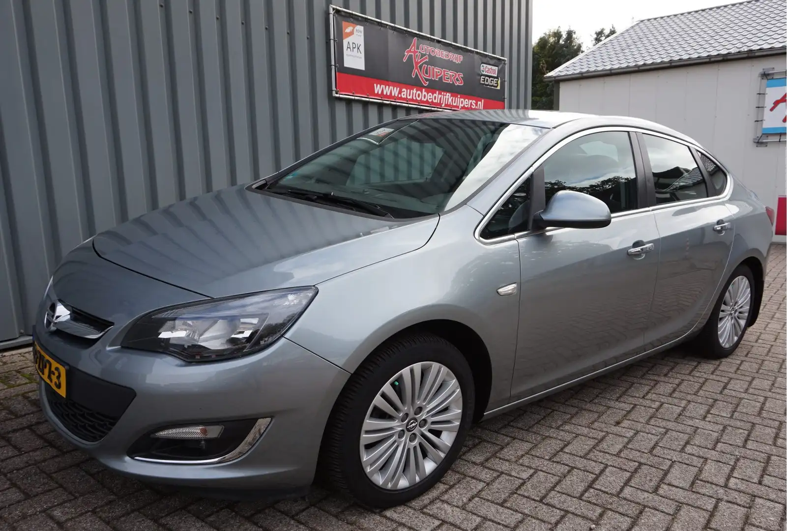 Opel Astra 1.4 Turbo Cosmo Navi.Clima.Lm.velgen.Cruise.Audio Grijs - 2
