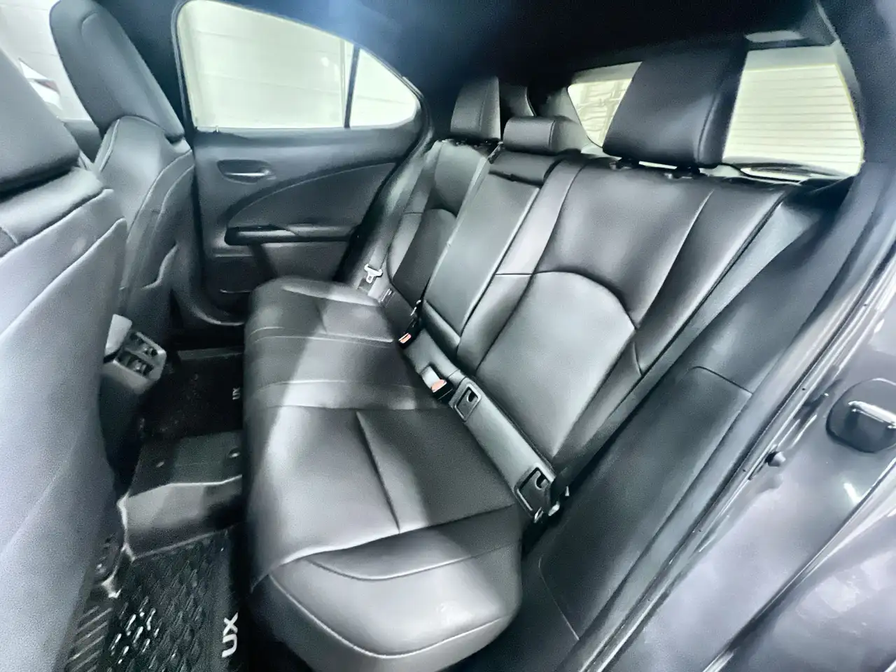 Lexus UX снимка Lexus UX