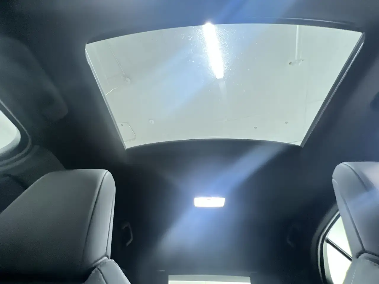 Lexus UX снимка Lexus UX