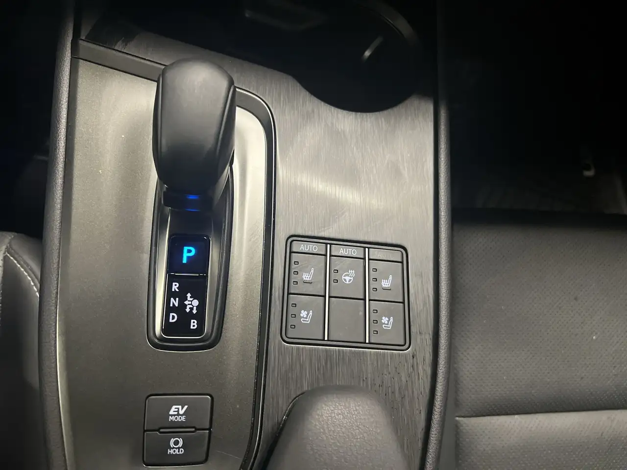 Lexus UX снимка Lexus UX