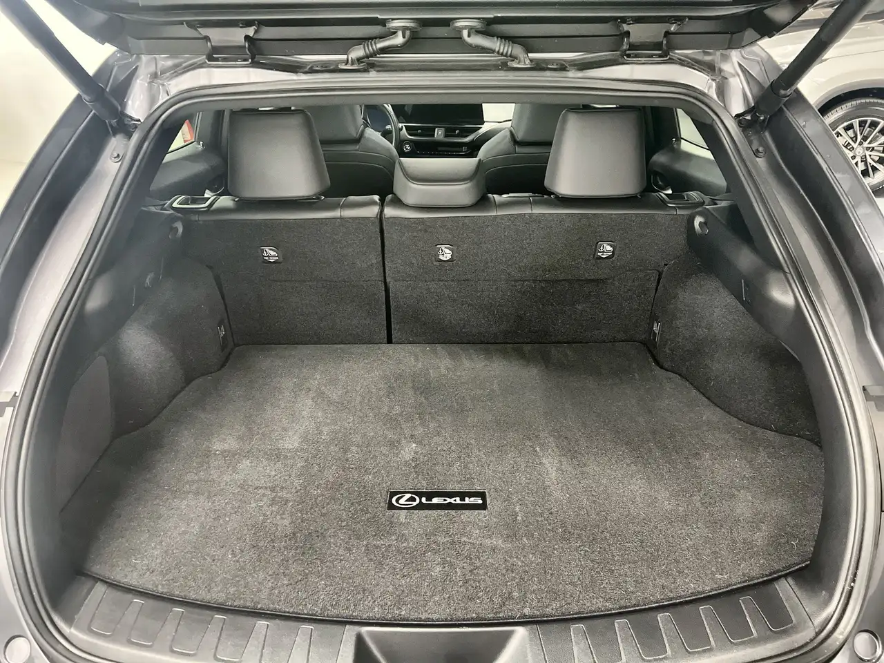 Lexus UX снимка Lexus UX