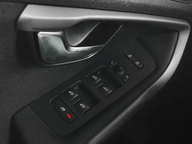 Volvo V40 view 14