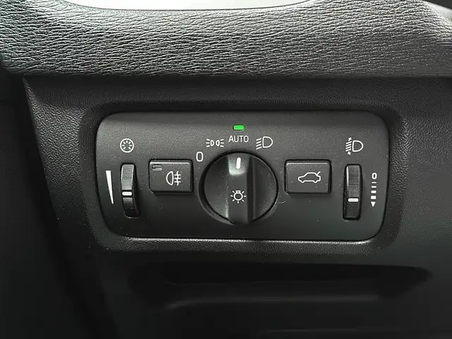Volvo V40 view 15