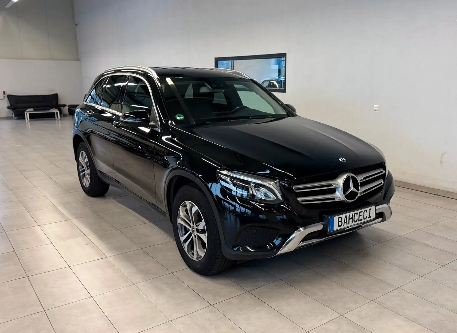 Mercedes-Benz GLC 250 d 4Matic*LED*Klima*Navi*RFK*KEY*Multi*SHZ Schwarz - 1