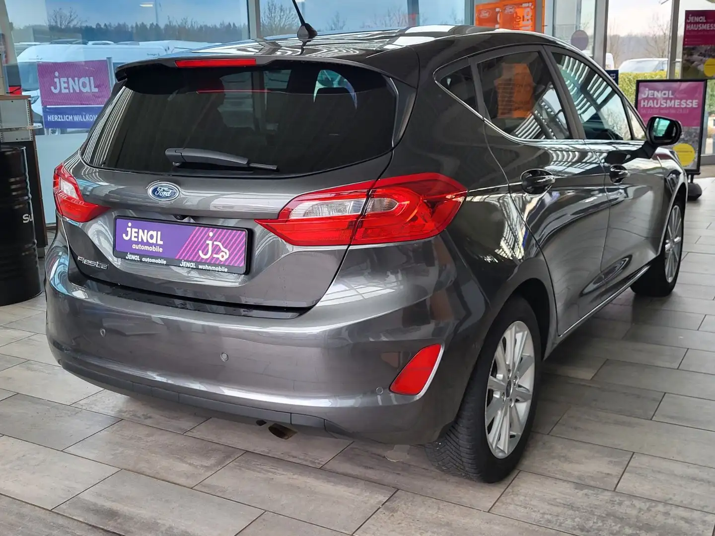 Ford Fiesta Titanium Autom., Winter-P.,Klima,PDC v+h. Grau - 2