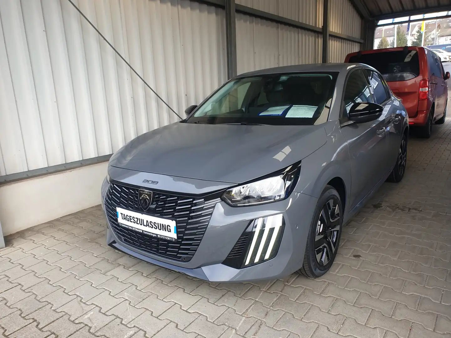 Peugeot 208 Allure Pure Tech 100 Grau - 2
